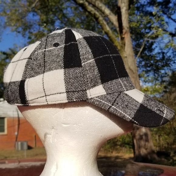 Plaid cap black and white - Picture 4 of 6